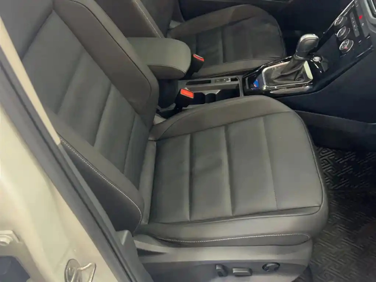 VOLKSWAGEN T-ROC TANGE