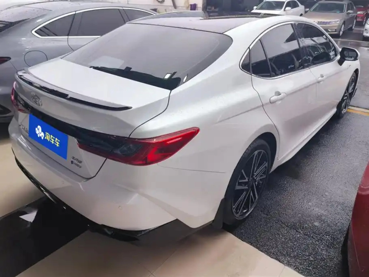 TOYOTA CAMRY