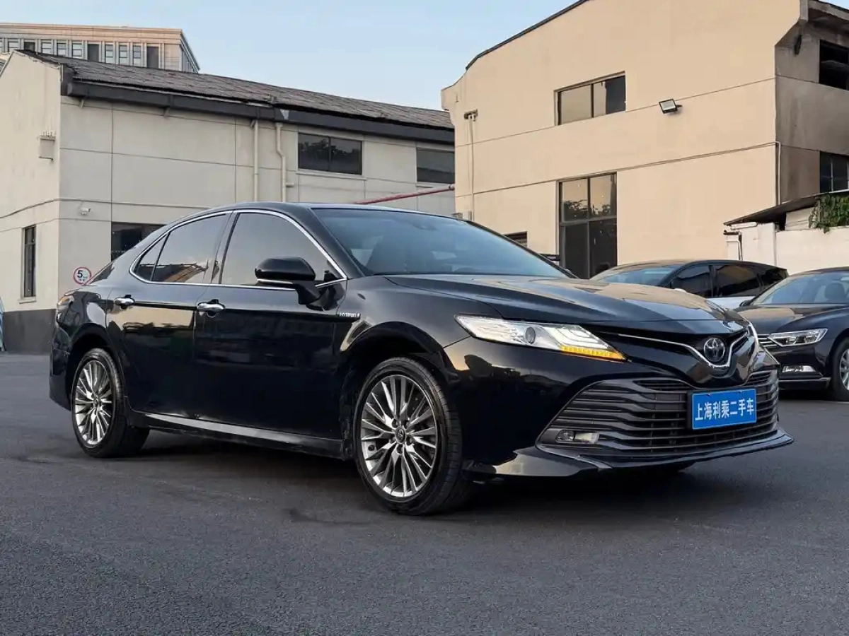 TOYOTA CAMRY
