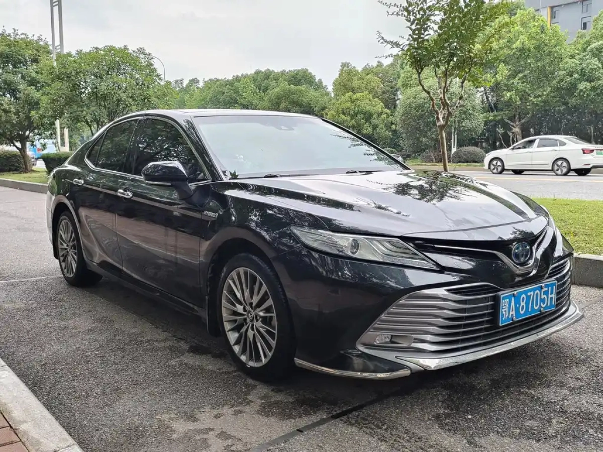 TOYOTA CAMRY
