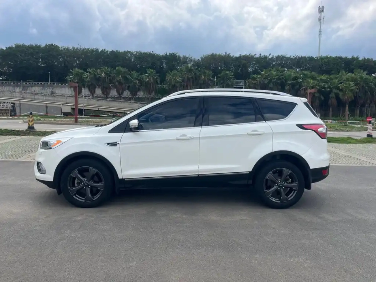FORD ESCAPE