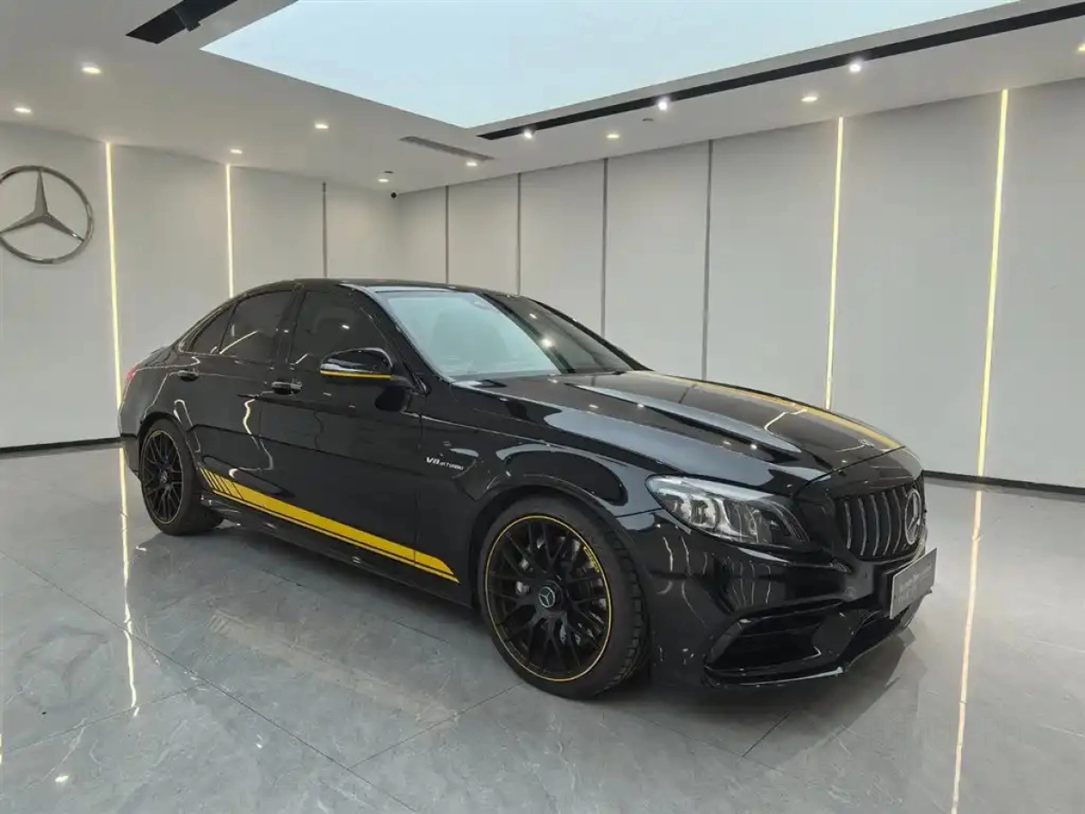 MERCEDES BENZ C-CLASS AMG