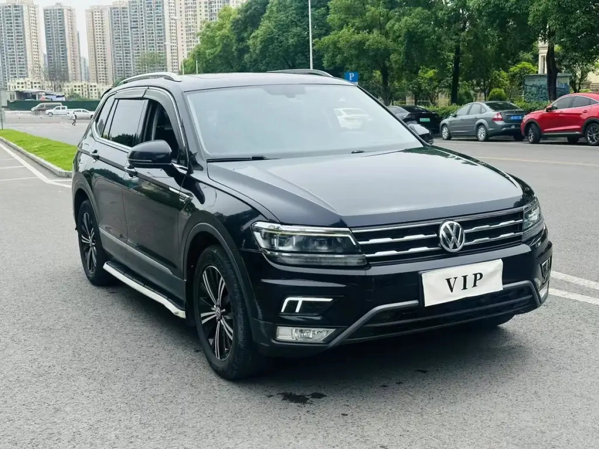 VOLKSWAGEN TIGUAN L