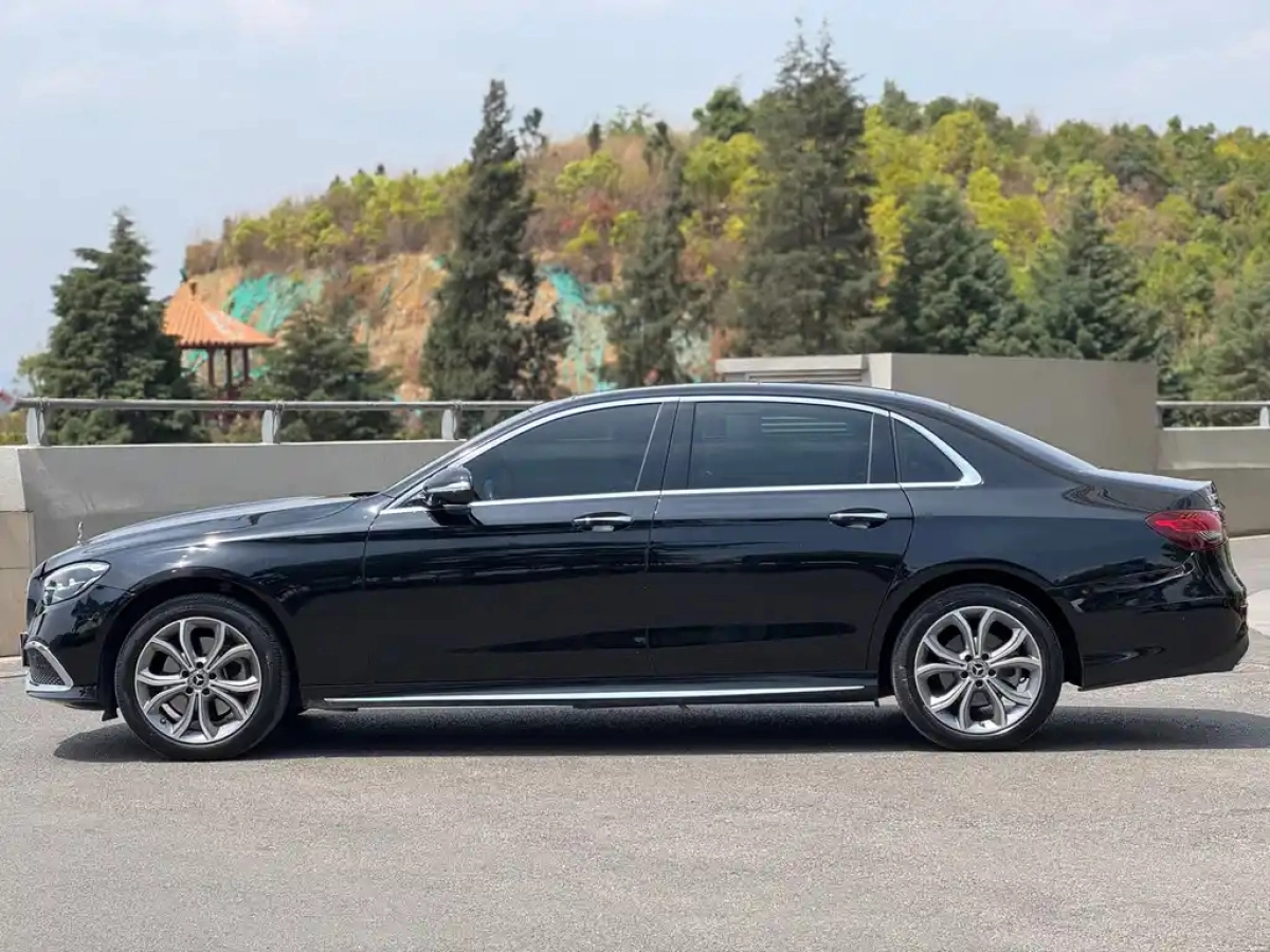 MERCEDES BENZ E-CLASS