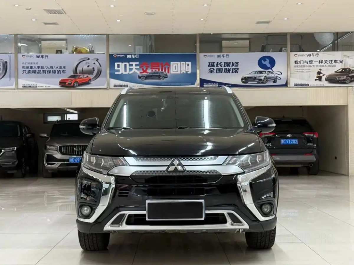 MITSUBISHI OUTLANDER