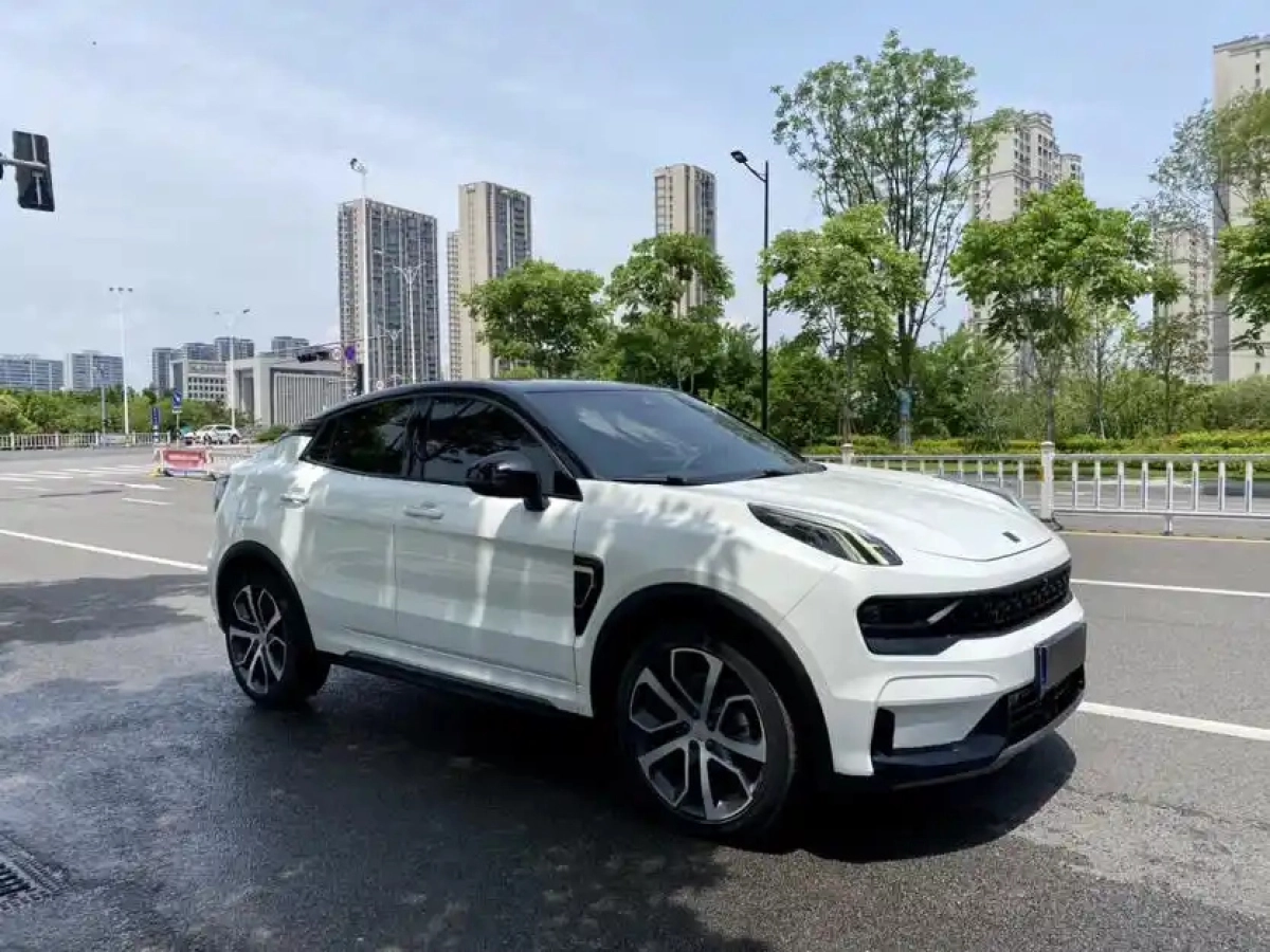 LYNK&CO 05
