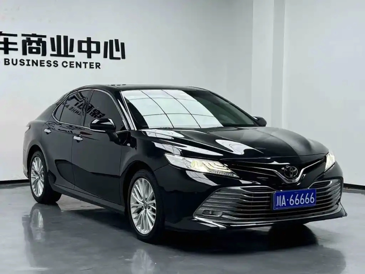 TOYOTA CAMRY