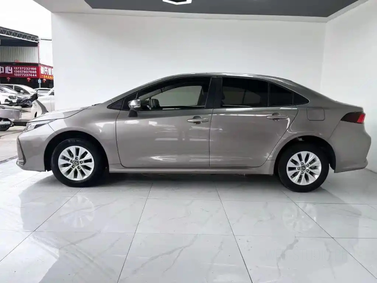 TOYOTA COROLLA