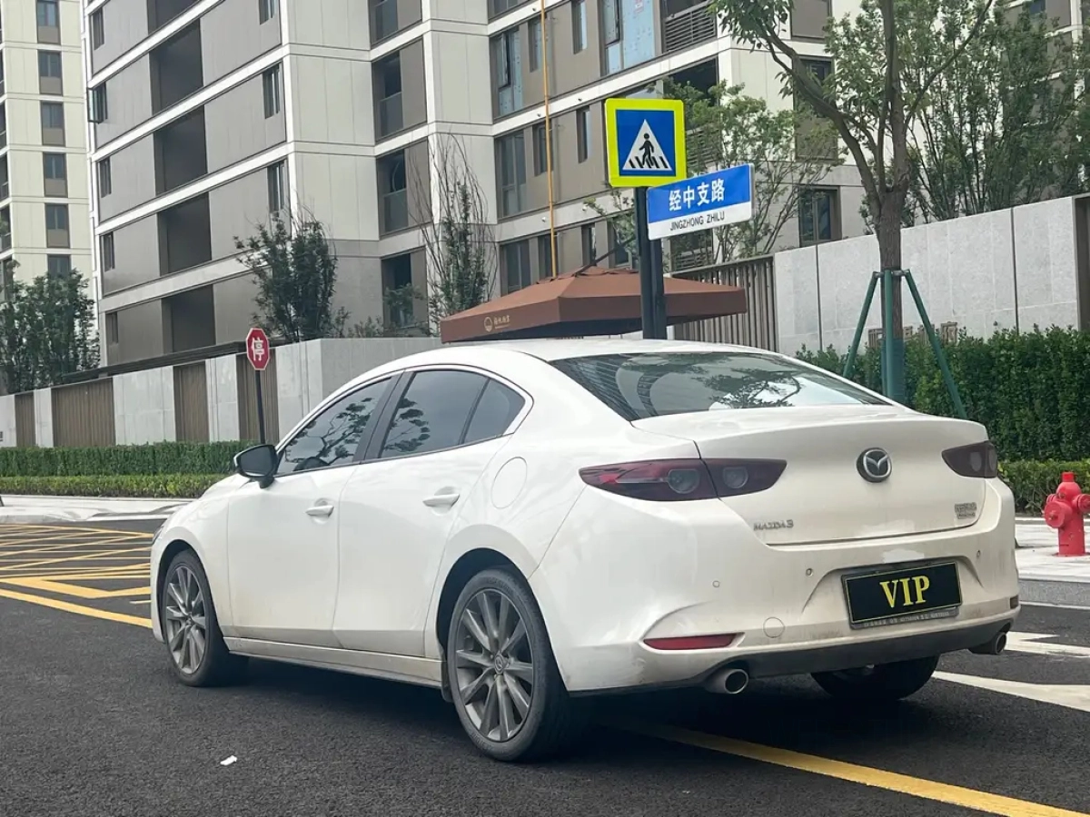 MAZDA 3 AXELA