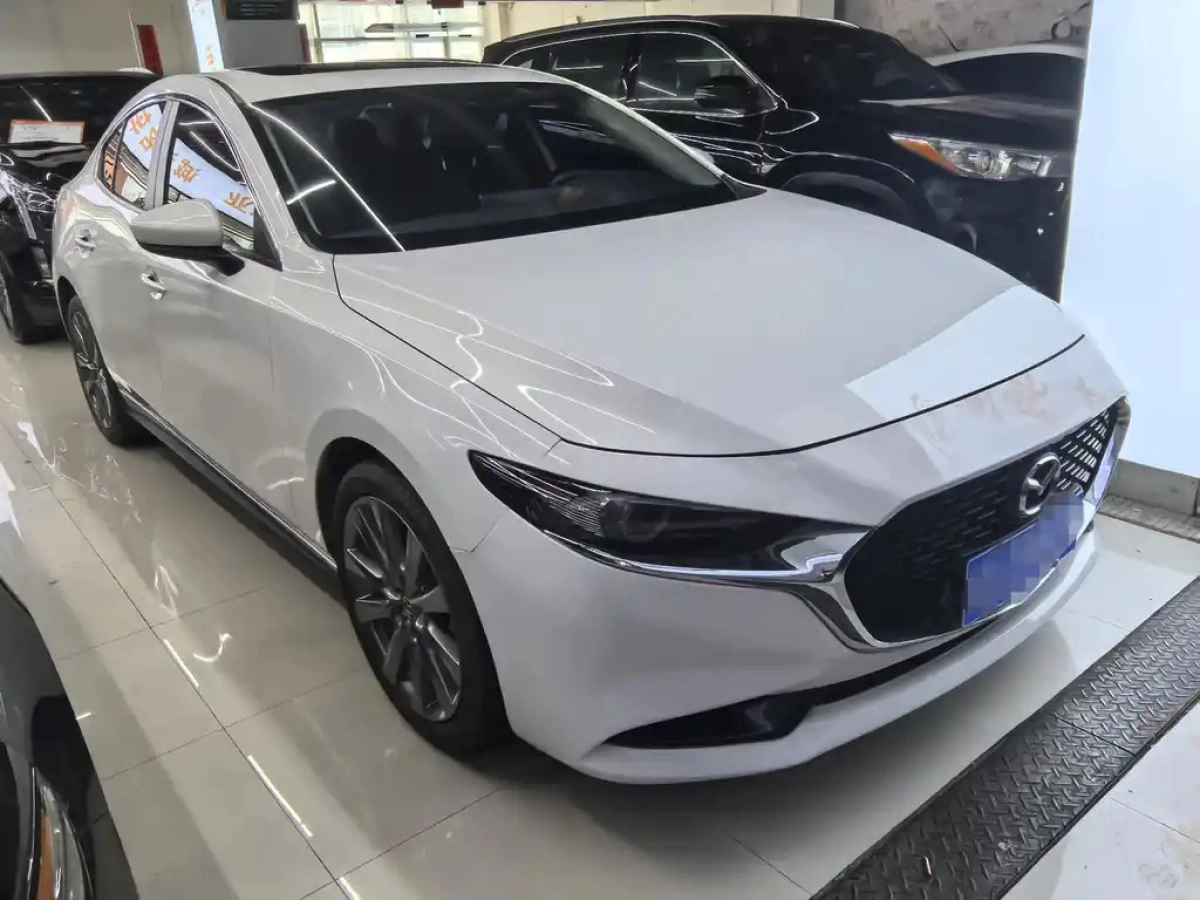MAZDA 3 AXELA