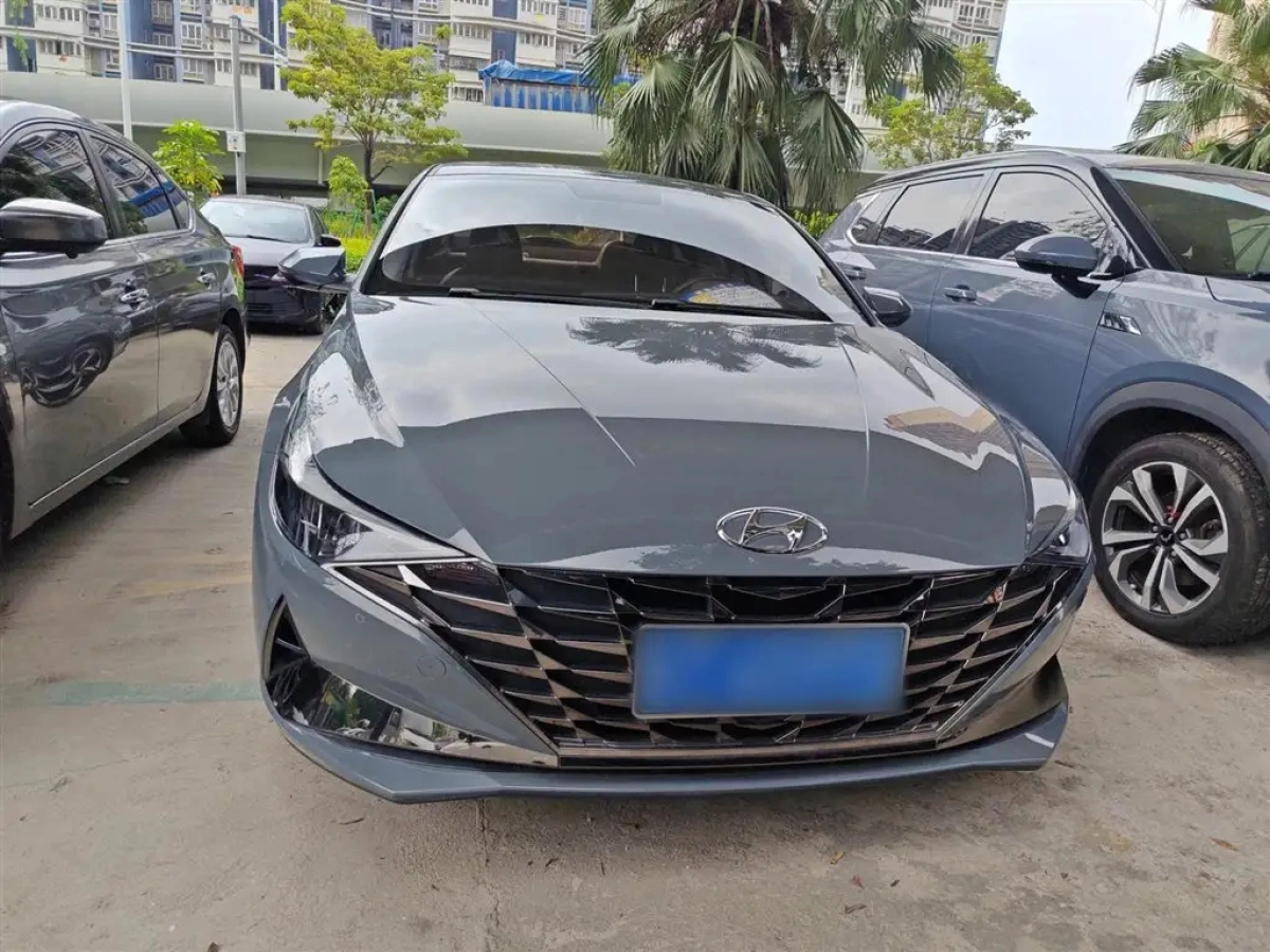 HYUNDAI ELANTRA