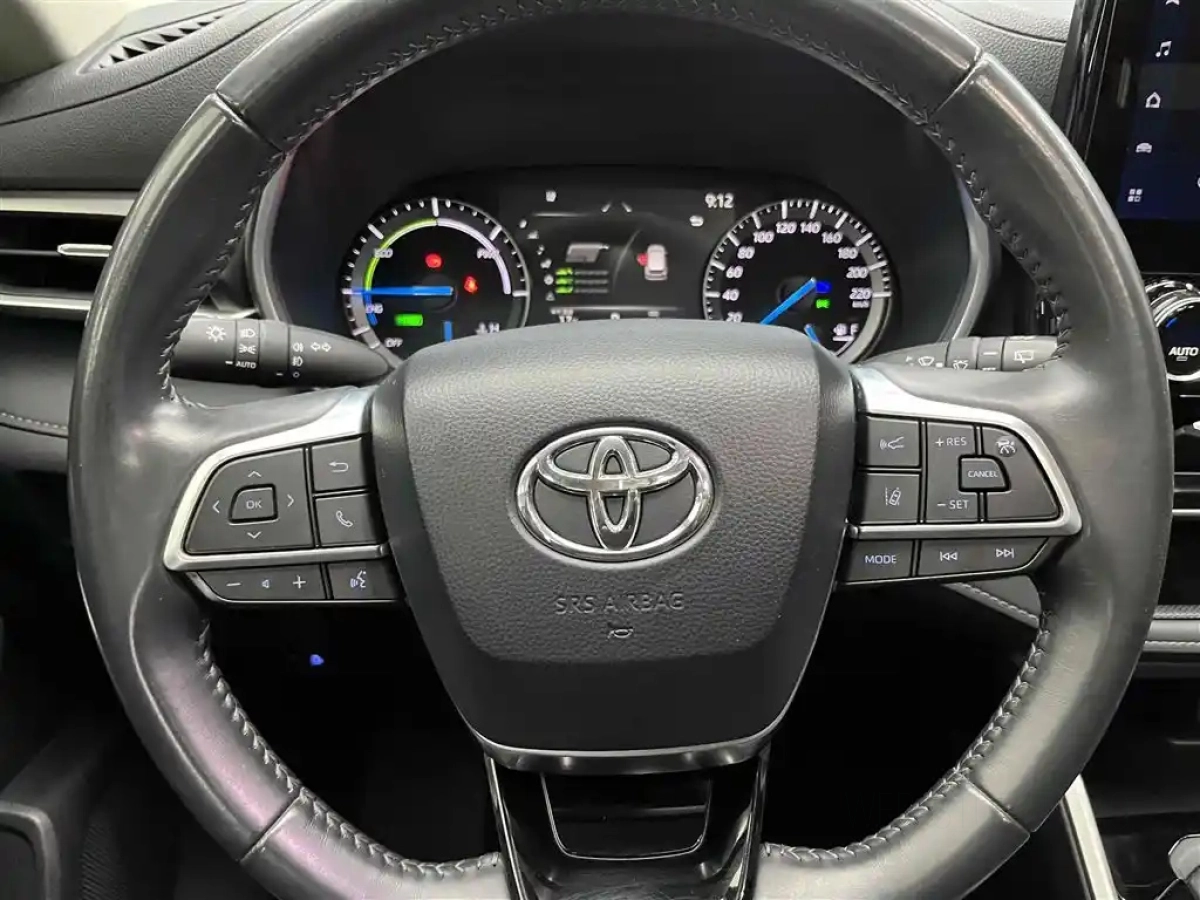 TOYOTA HIGHLANDER