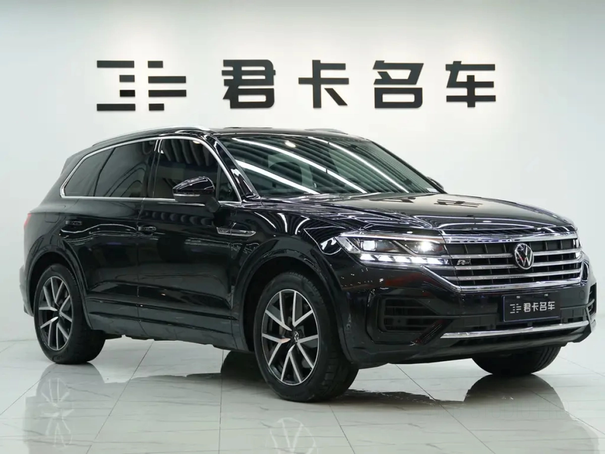 VOLKSWAGEN TOUAREG