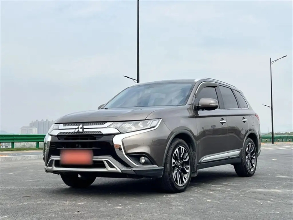 MITSUBISHI OUTLANDER