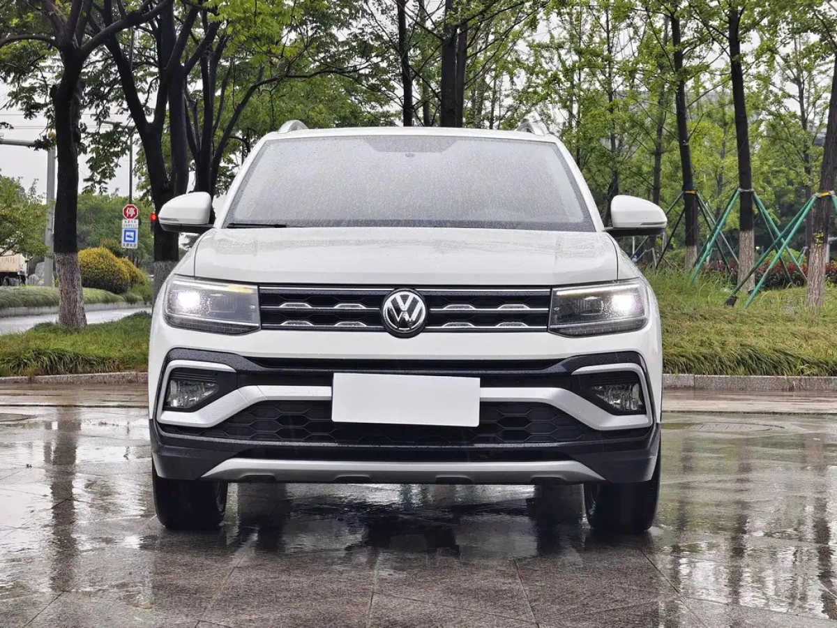VOLKSWAGEN T-CROSS