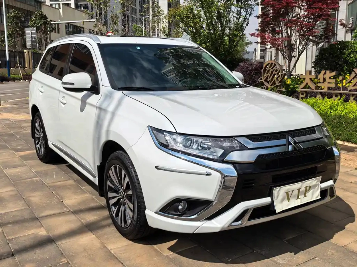 MITSUBISHI OUTLANDER