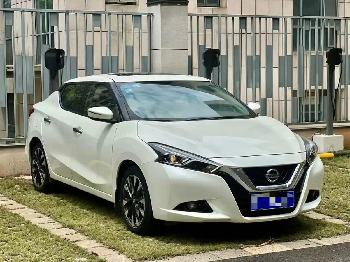 NISSAN LANNIA