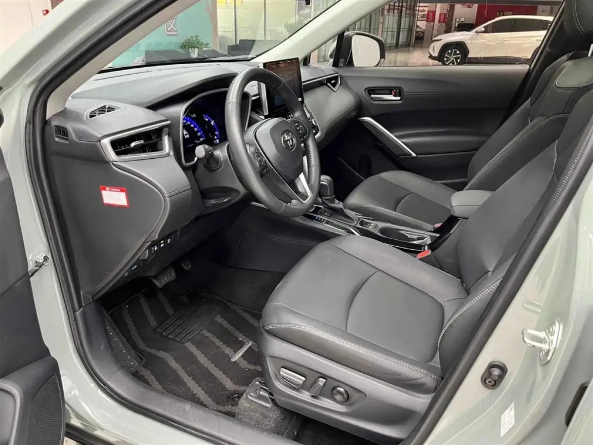 TOYOTA COROLLA CROSS