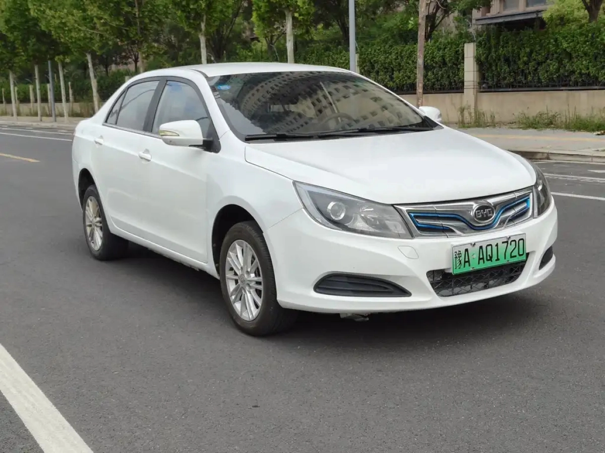 BYD E5