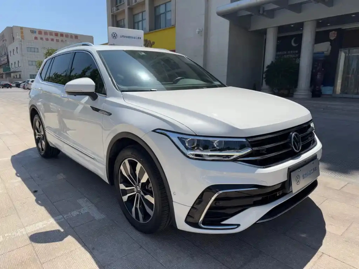VOLKSWAGEN TIGUAN L