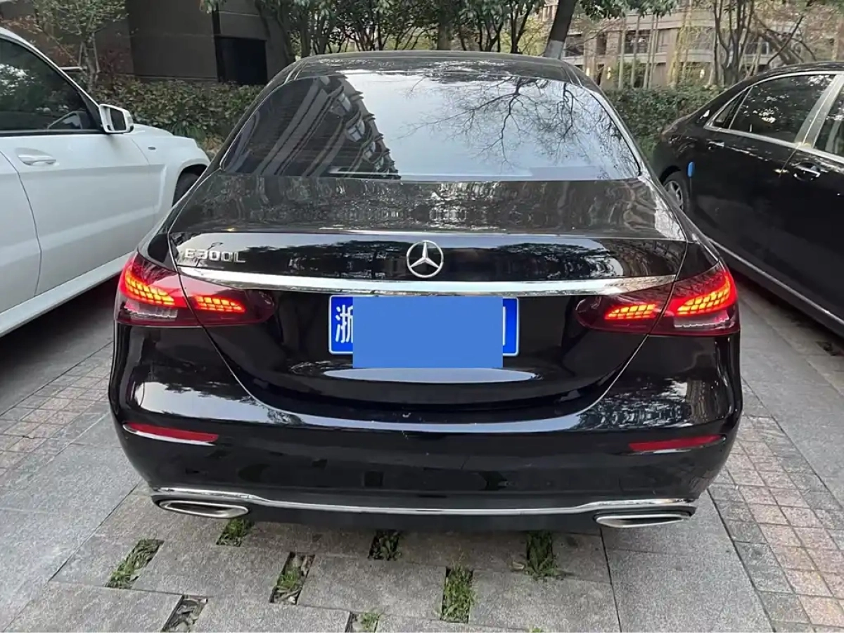 MERCEDES BENZ E-CLASS