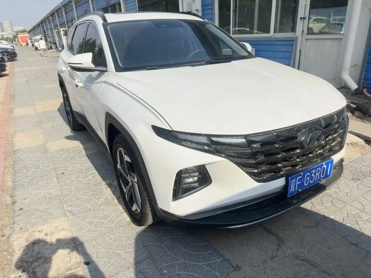 HYUNDAI TUCSON