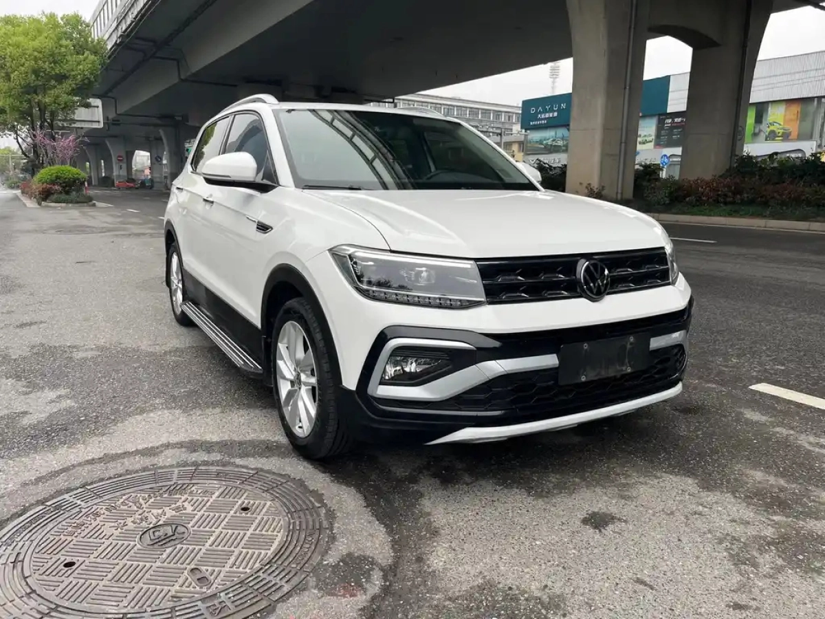 VOLKSWAGEN T-CROSS