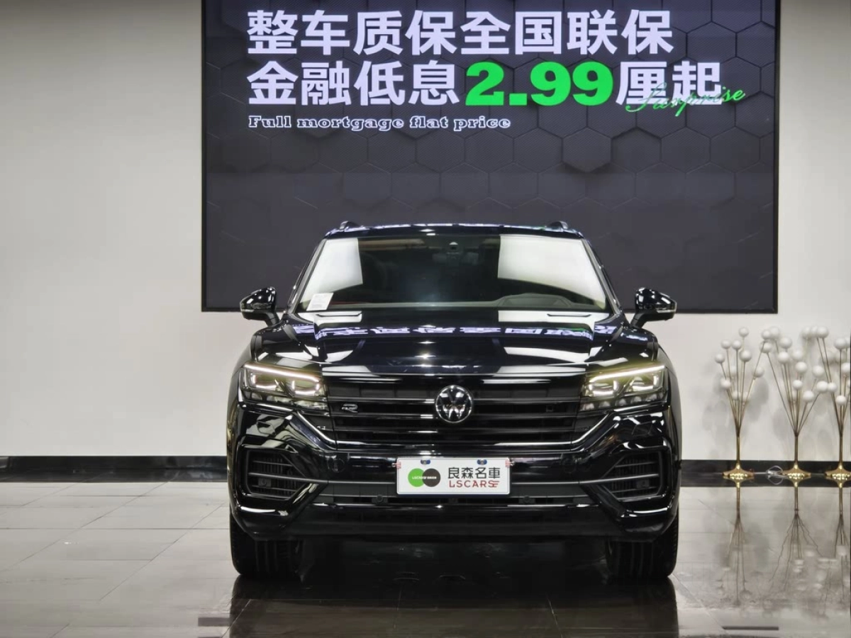 VOLKSWAGEN TOUAREG
