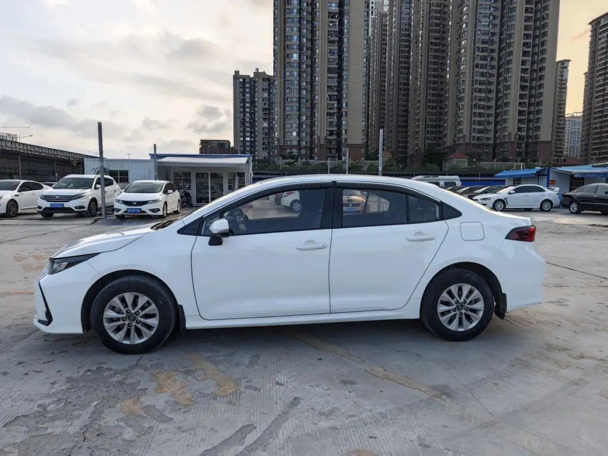 TOYOTA COROLLA