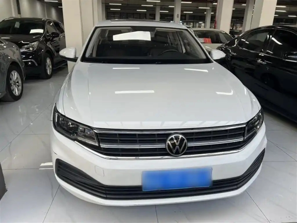 VOLKSWAGEN BORA