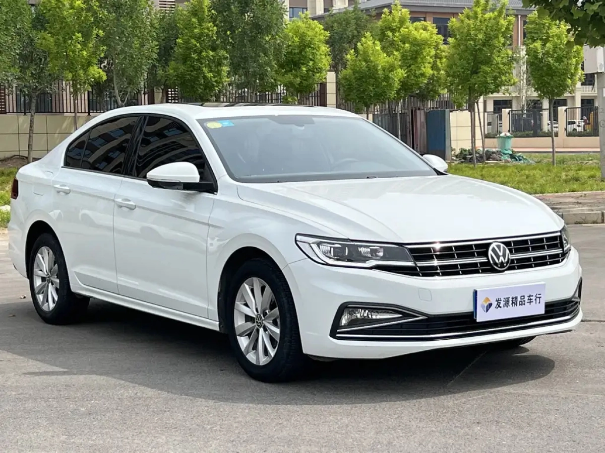 VOLKSWAGEN BORA
