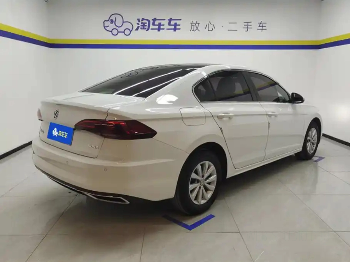VOLKSWAGEN BORA