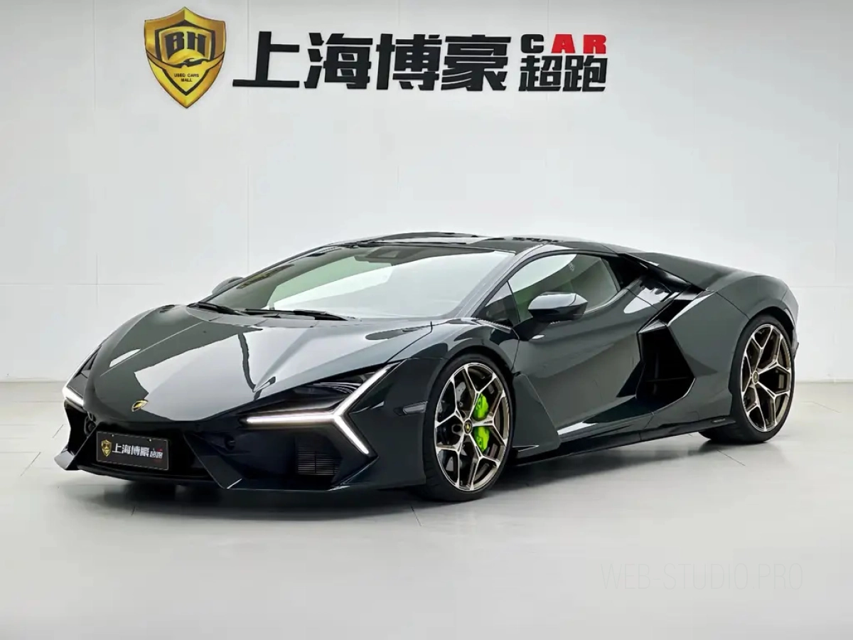 LAMBORGHINI REVUELTO