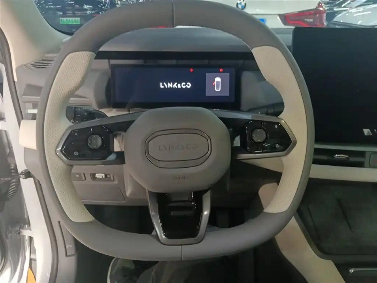 LYNK&CO 06 NEW ENERGY