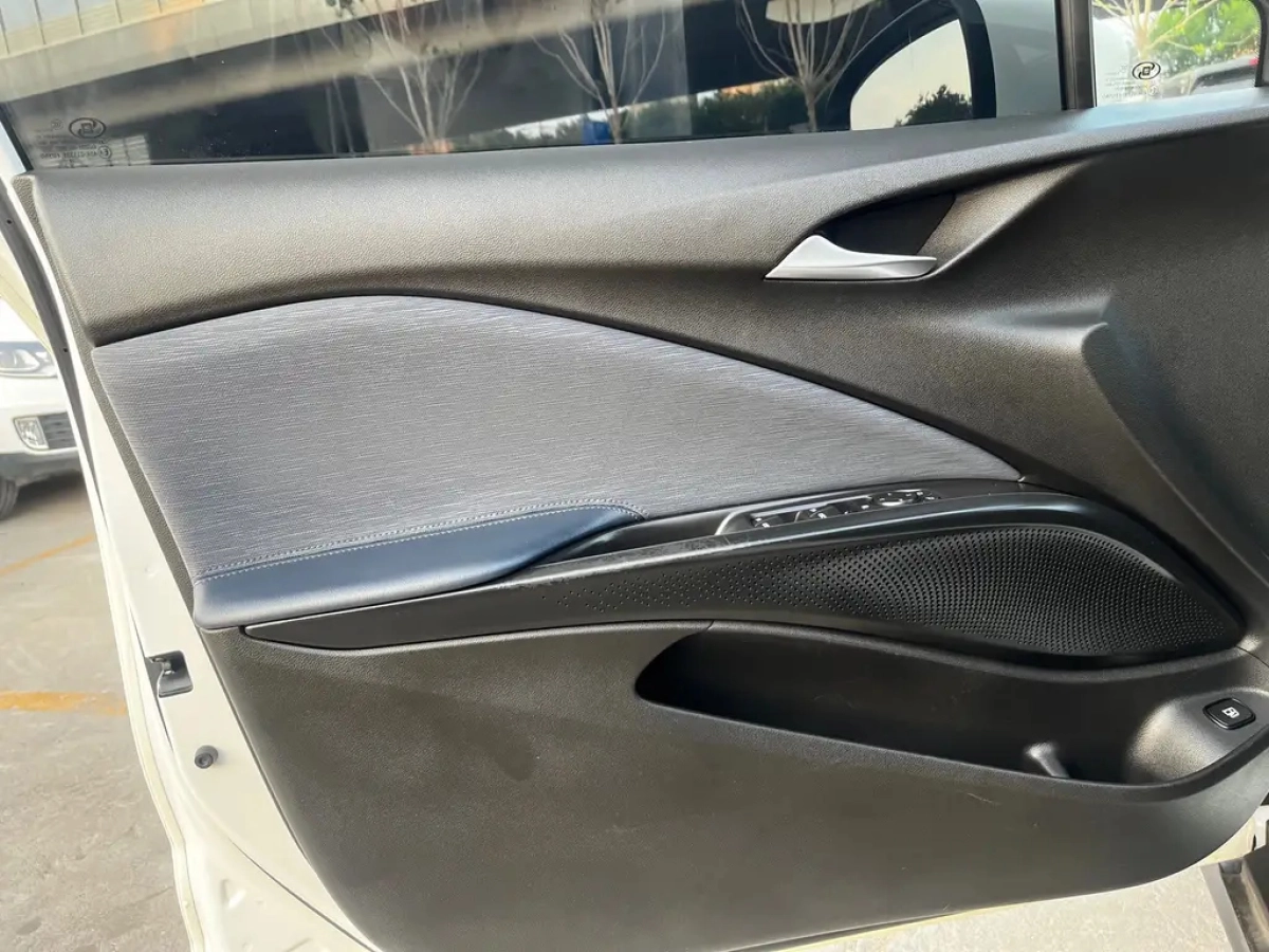 BUICK VELITE 6