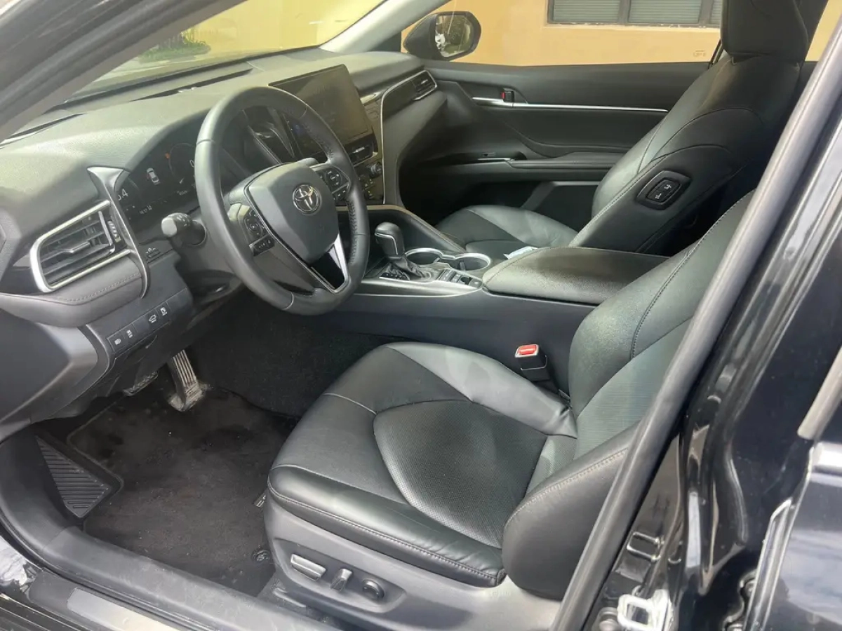 TOYOTA CAMRY