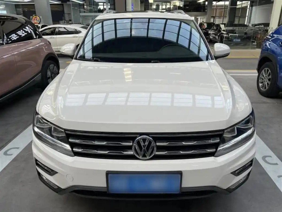 VOLKSWAGEN TIGUAN L