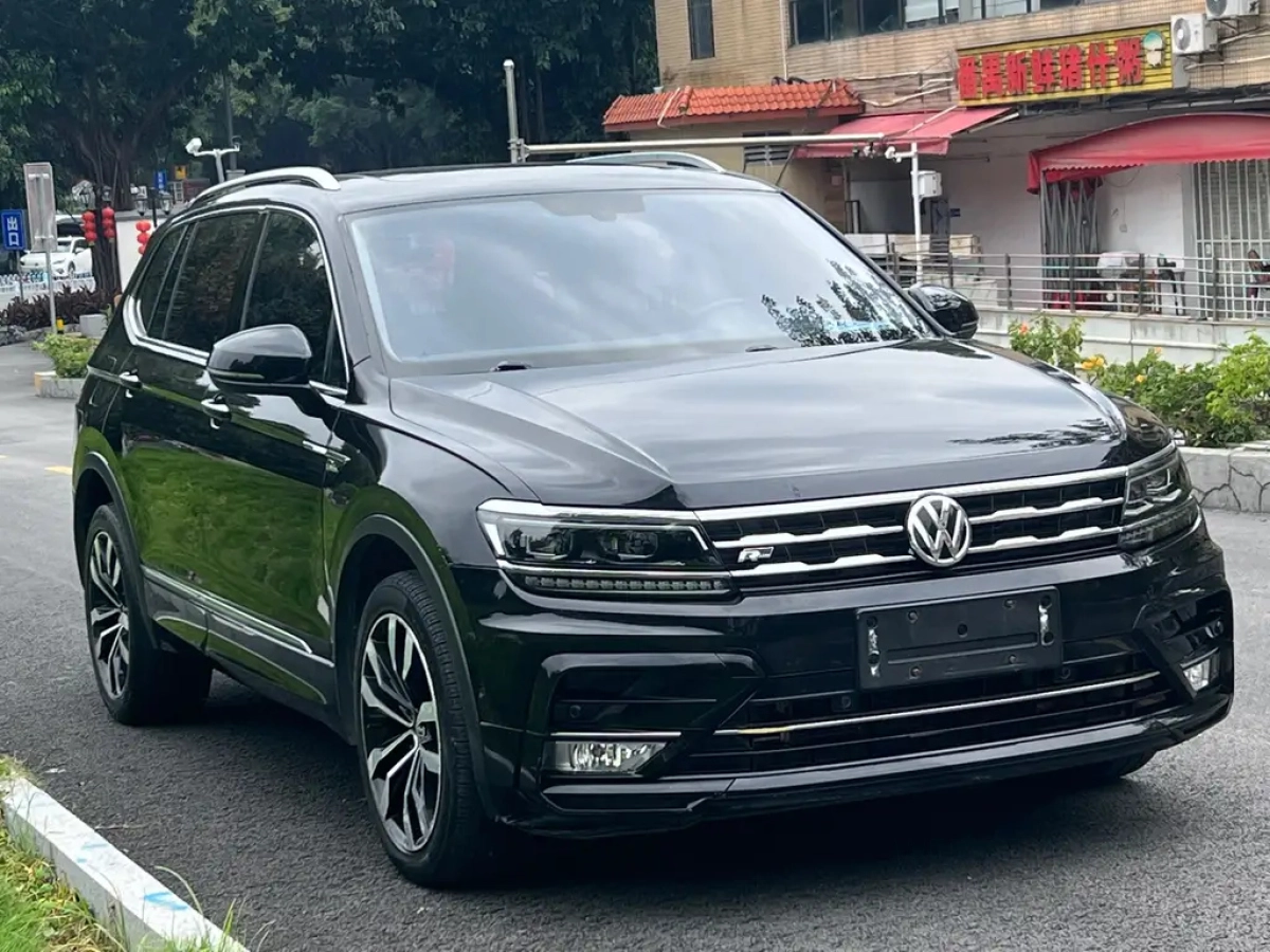 VOLKSWAGEN TIGUAN L