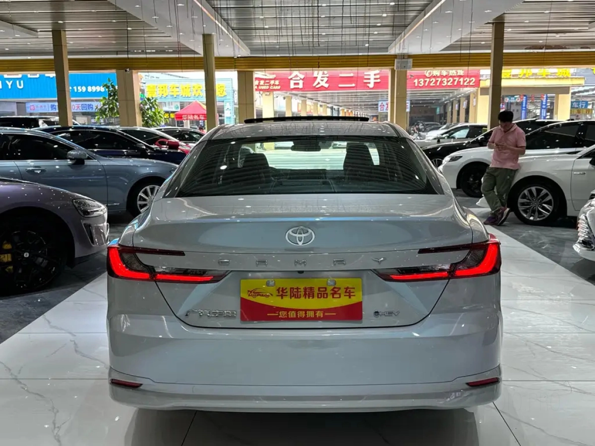 TOYOTA CAMRY