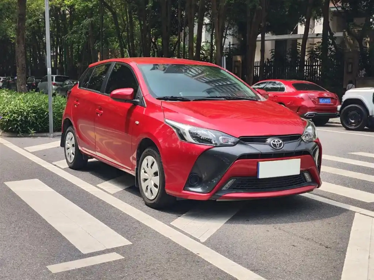 TOYOTA YARIS L DAZZLING