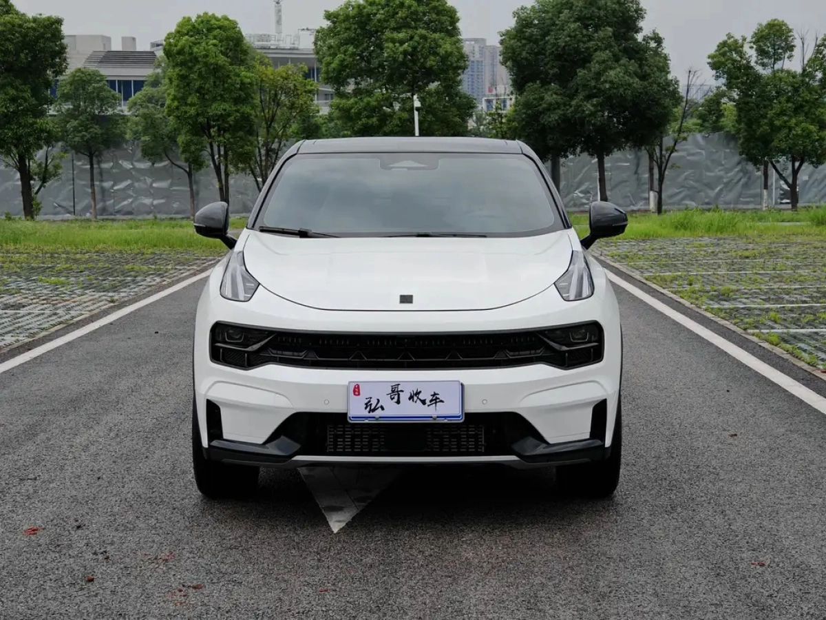 LYNK&CO 05