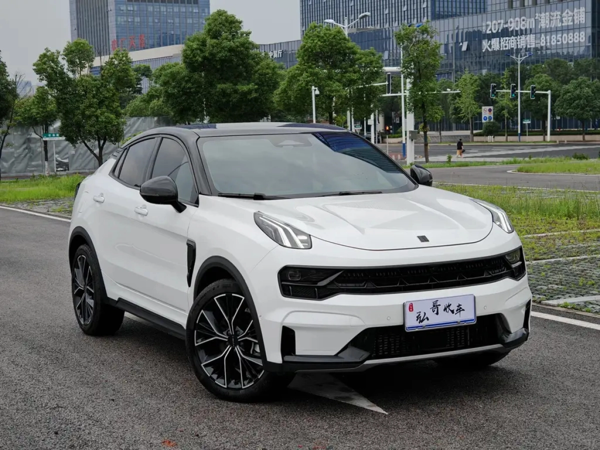 LYNK&CO 05