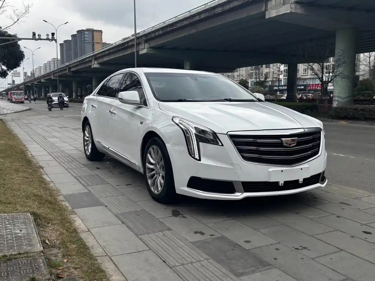CADILLAC XTS