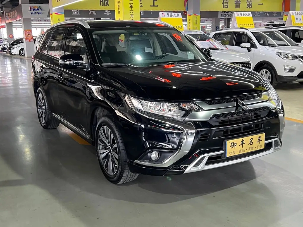 MITSUBISHI OUTLANDER