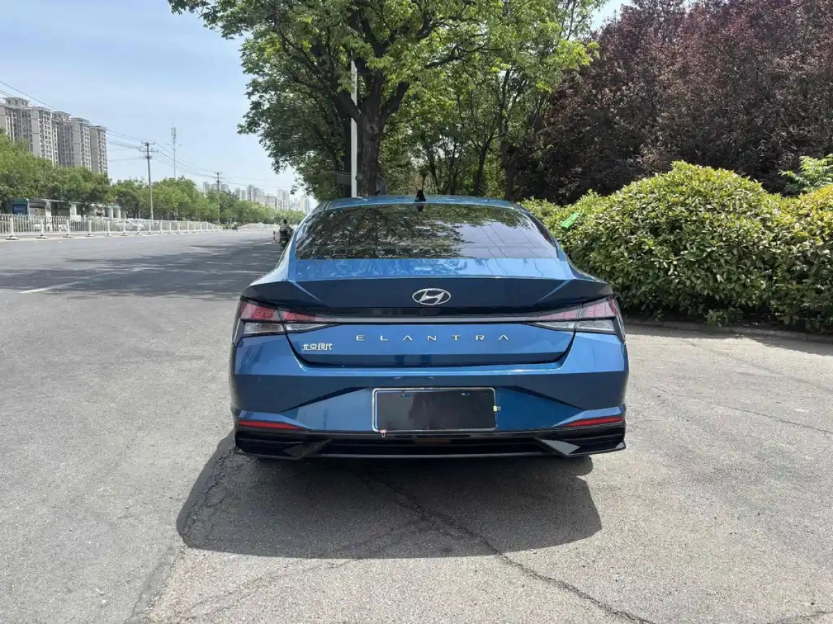 HYUNDAI ELANTRA