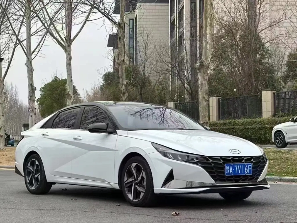 HYUNDAI ELANTRA