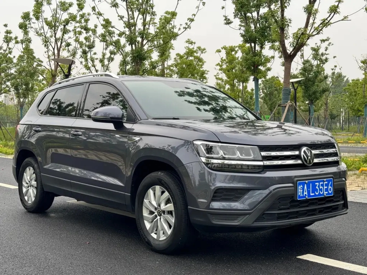 VOLKSWAGEN THARU