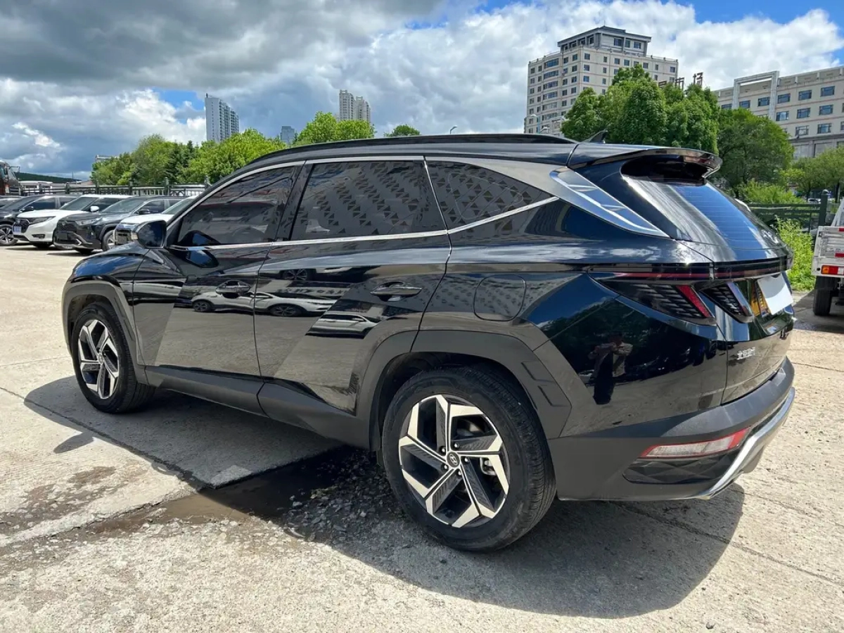 HYUNDAI TUCSON