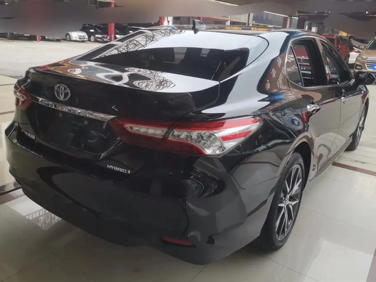 TOYOTA CAMRY