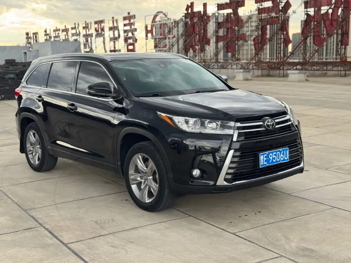 TOYOTA HIGHLANDER